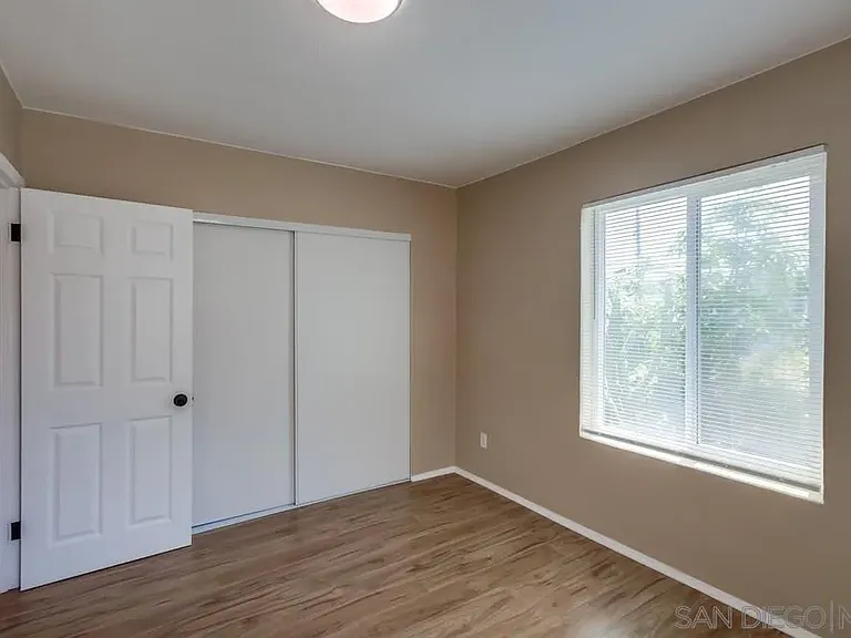 1712 Bervy St — Photo 27