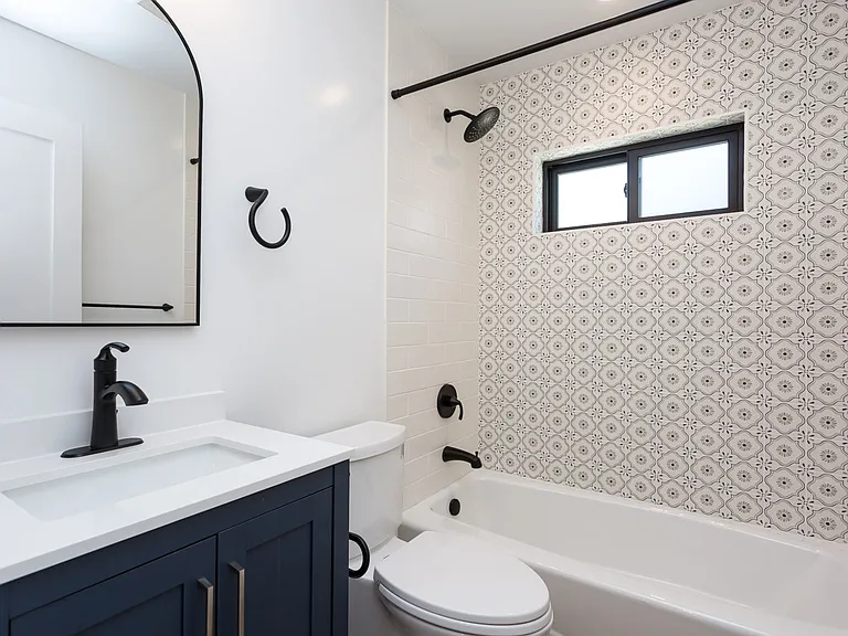 2610-2612 Juan St #2612-1 — Photo 13