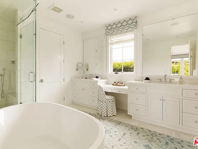 524 Ocampo Dr — Photo 17