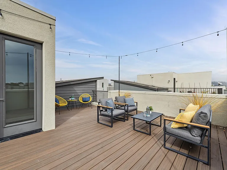 1426 Seawind Dr — Photo 38