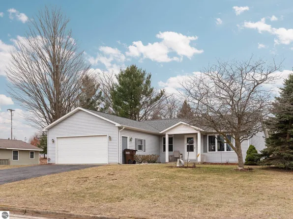 806 Washington St, Cadillac, MI 49601
