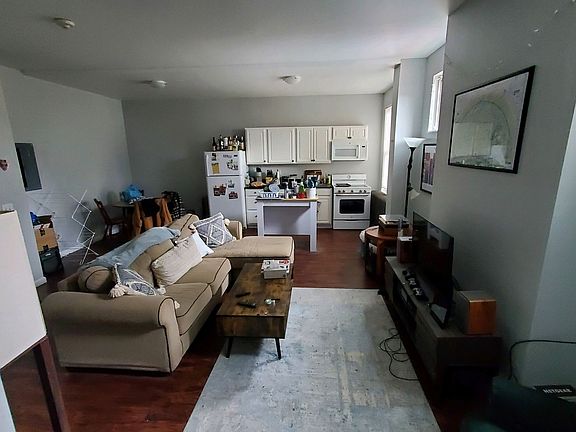 2nd image of 430 Greenfield Ave #102-2