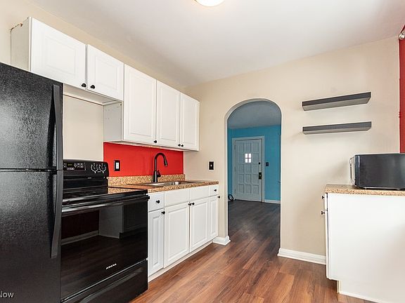 3rd image of 37350 2nd St