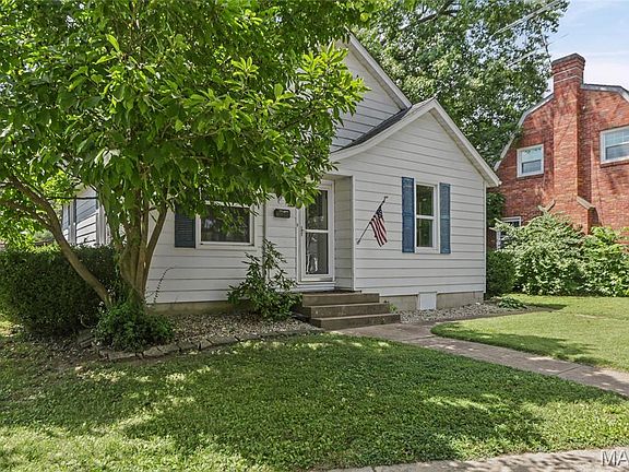 4th image of 1416 Lindenthal Ave