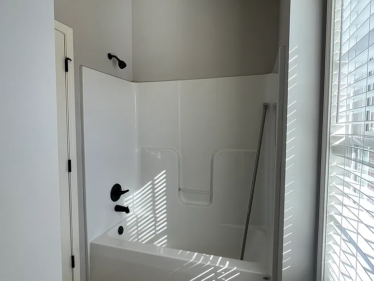 1071 Middleton Ln — Photo 14