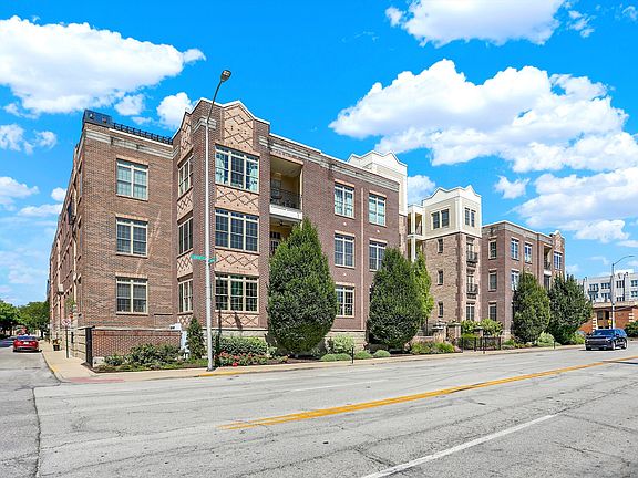 2nd image of 450 E Ohio St APT 310