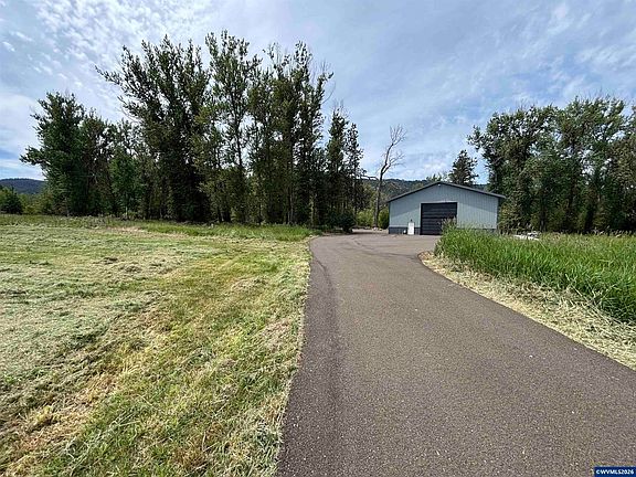 2nd image of 70452 Bear Creek Rd