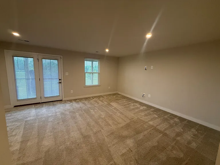 122 Fletcher Cir — Photo 8
