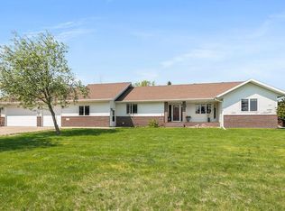342 3rd Ave N, Casselton, ND 58012