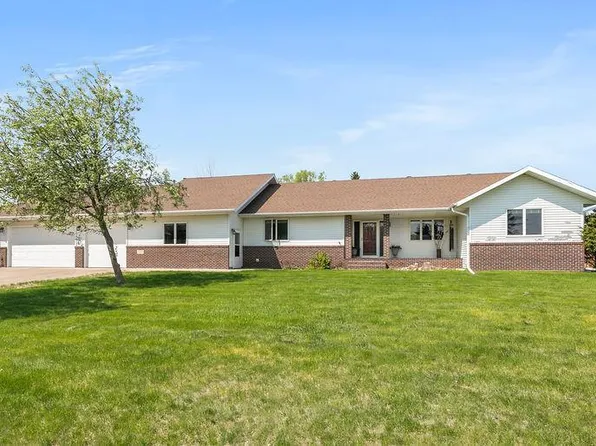 342 3rd Ave N, Casselton, ND 58012