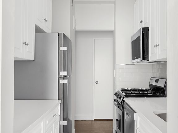5th image of 40 Park Ave APT 12D
