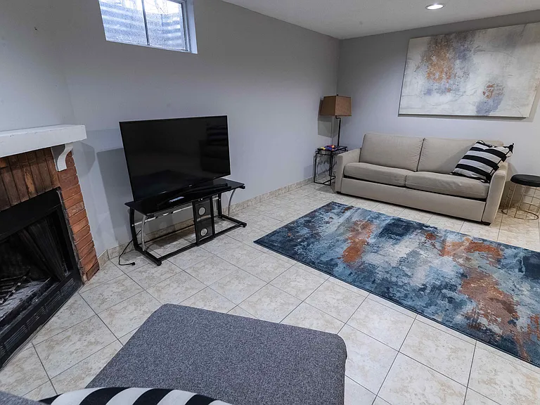 7591 Scholfield Rd — Photo 13