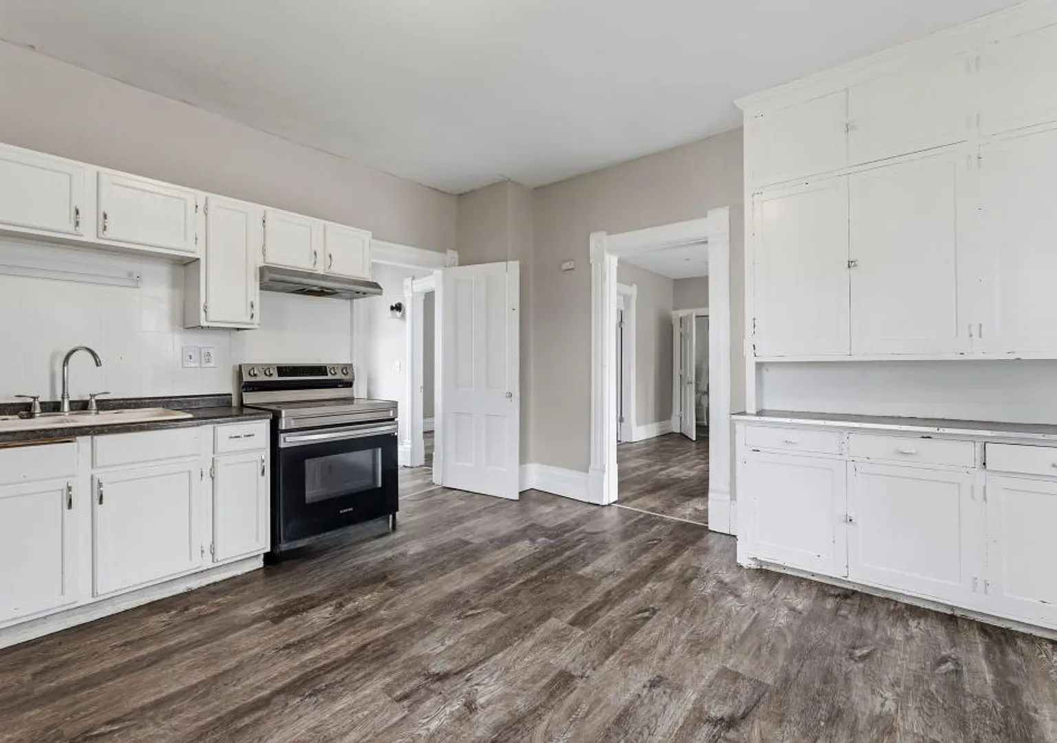 1313 Avon St — Photo 4