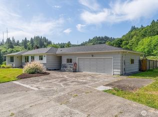 841 Hazel Dell Rd, Castle Rock, WA 98611