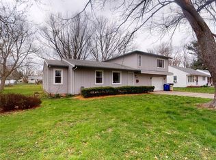 1601 S 32nd St, Decatur, IL 62521