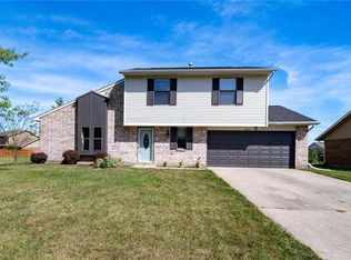 6803 Shull Rd, Dayton, OH 45424