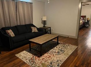 617 12th St APT 1, Huntsville, TX 77340