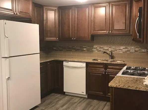 223 Kendrick Ct #223, Schaumburg, IL 60194