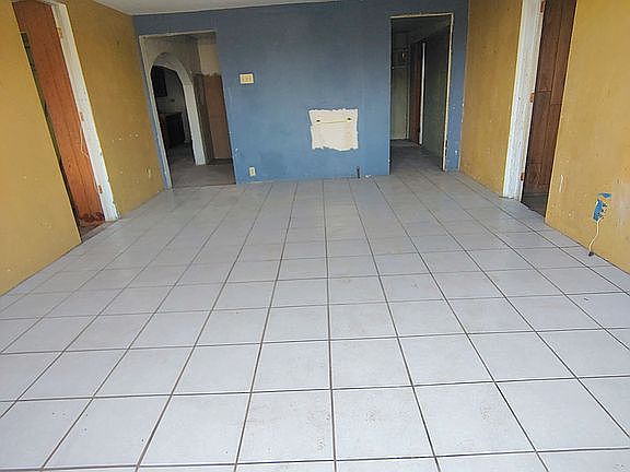 5th image of 731 W Morondo Ave
