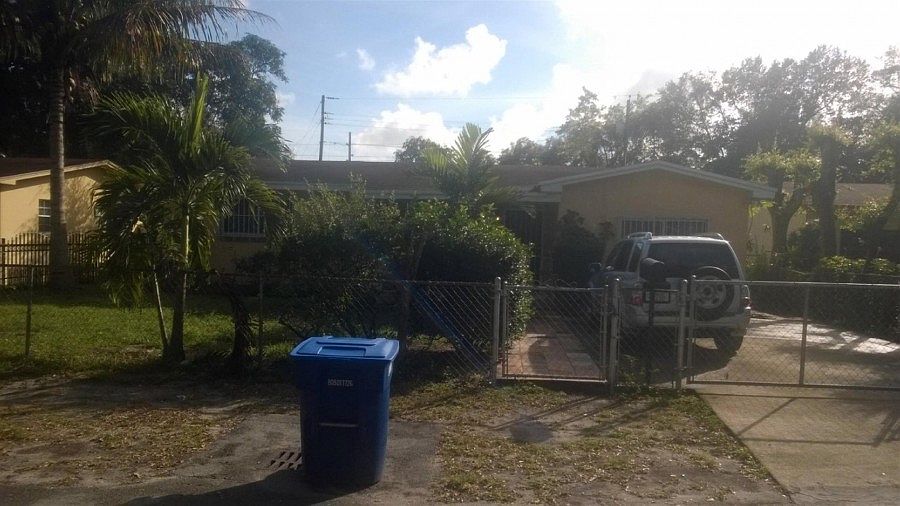 1st image of 450 NE 164th St