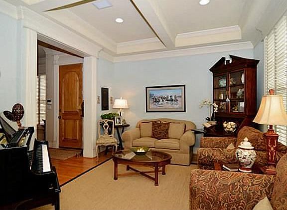 3rd image of 3537 Asbury St