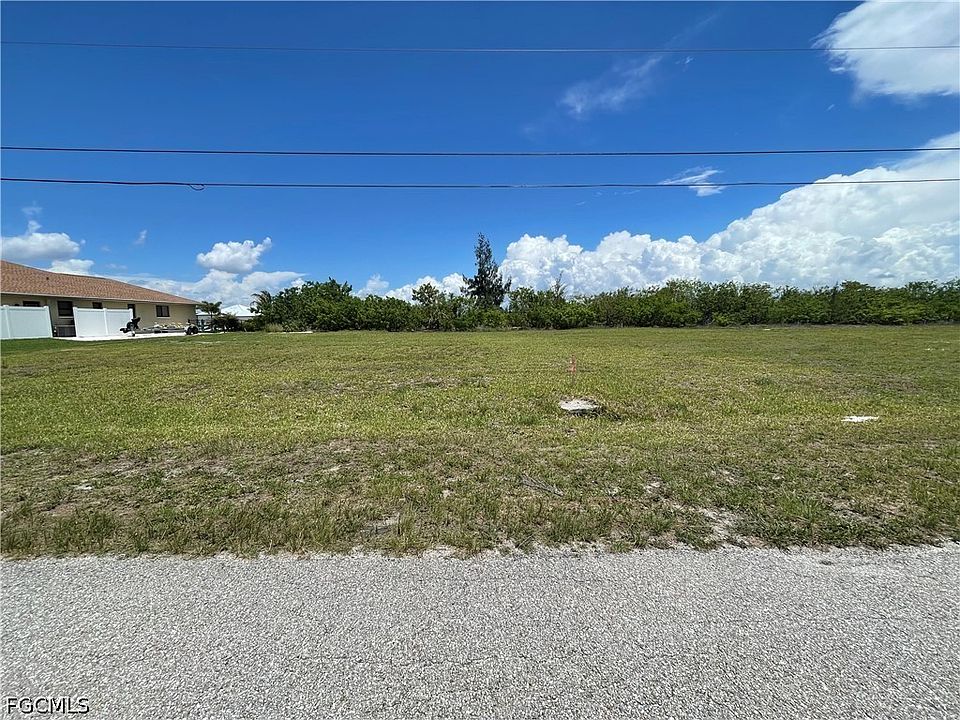 1st image of 825 NW 33rd Pl