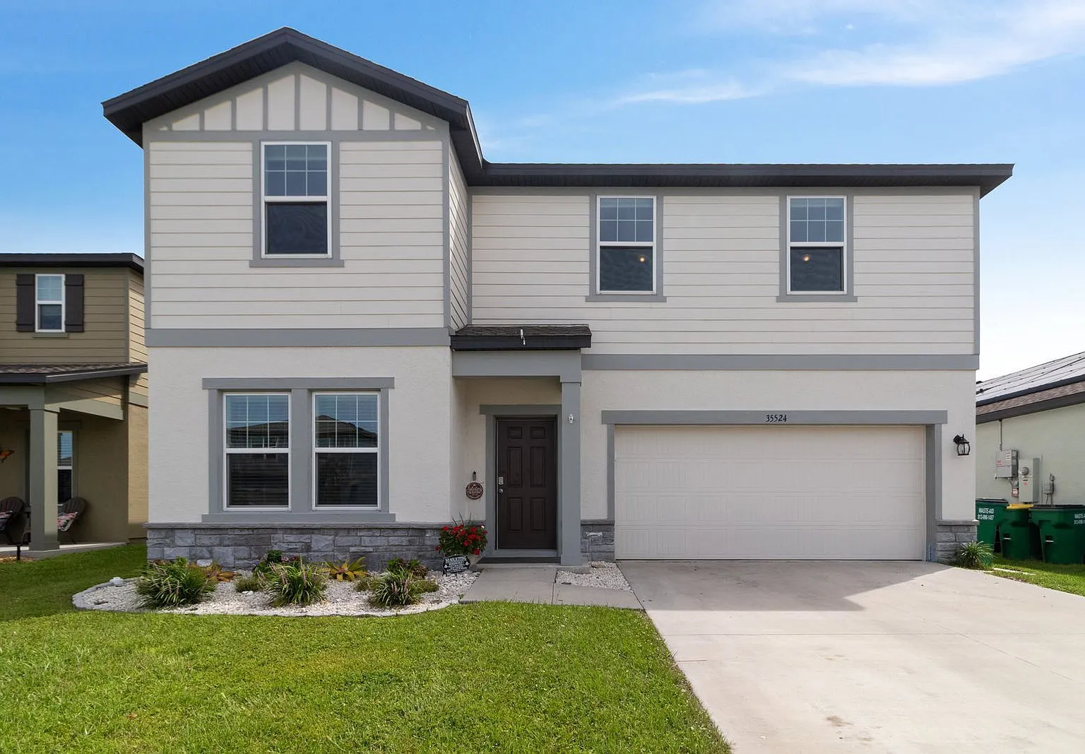 4 bed, 2.5 bath, 2406 sqft, $2,650 — Photo 2