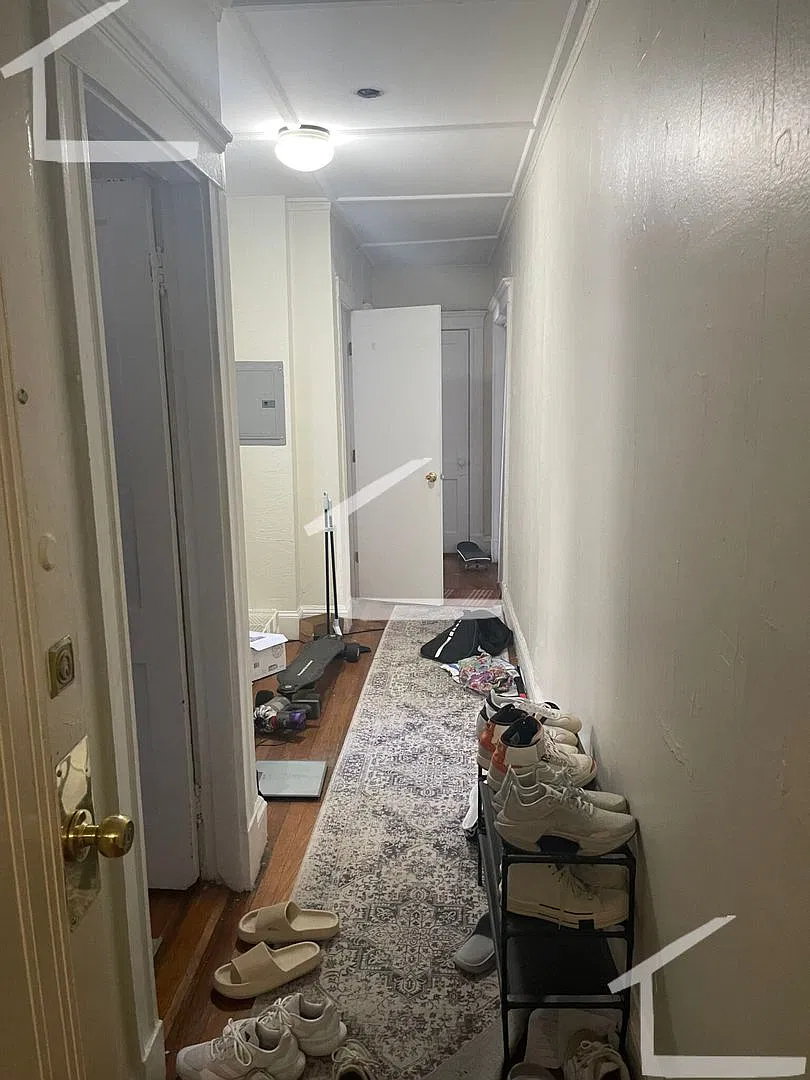 No Brokers Fee, No Security Deposit, Heat Hot Water Included, 2 Bedrooms With No Livingroom, Laun... — Photo 3