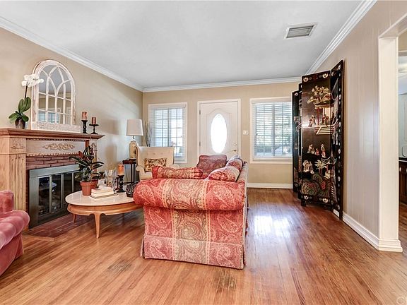 5th image of 1811 N Screenland Dr