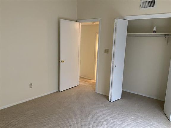 4th image of 2309 Foxmoor Ln #14