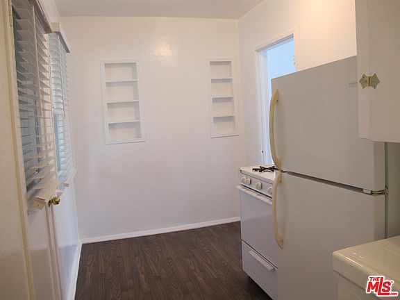 4th image of 1834 Michigan Ave APT B