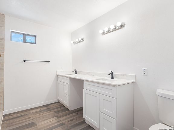 3rd image of 4602 Sierra St