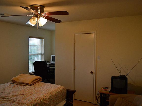 4th image of 17130 Carshalton Ct