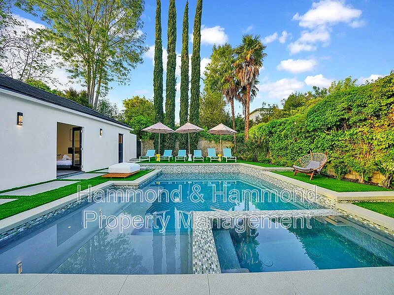 5 bed, 4.5 bath, 3244 sqft, $12,995 — Photo 4