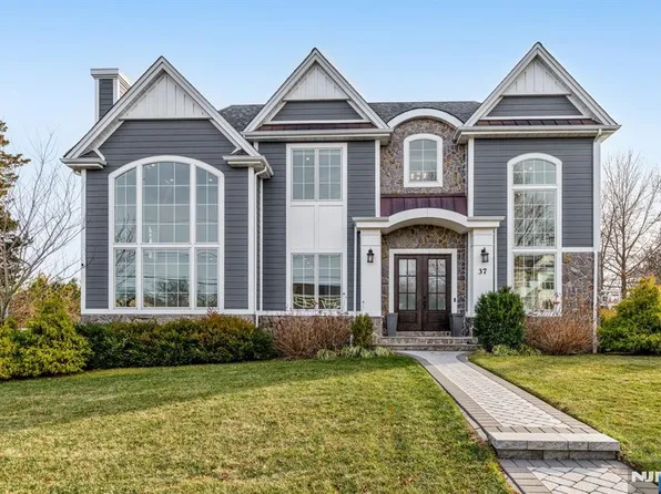 37 Glenfair Rd, Glen Rock, NJ 07452