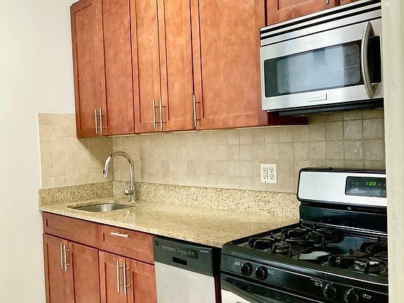 5th image of 95 Eastern Pkwy #D2