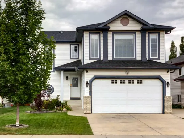 1820 S Woodside Blvd NW, Airdrie, AB T4B 2K1