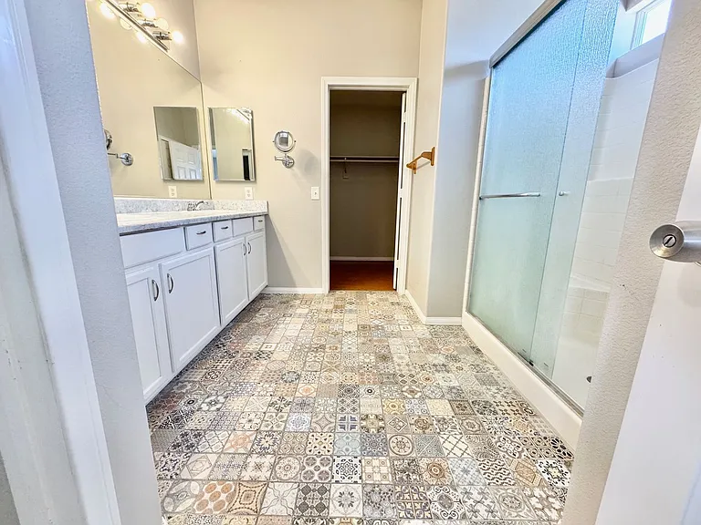 1092 Whispering Birch Ave — Photo 8