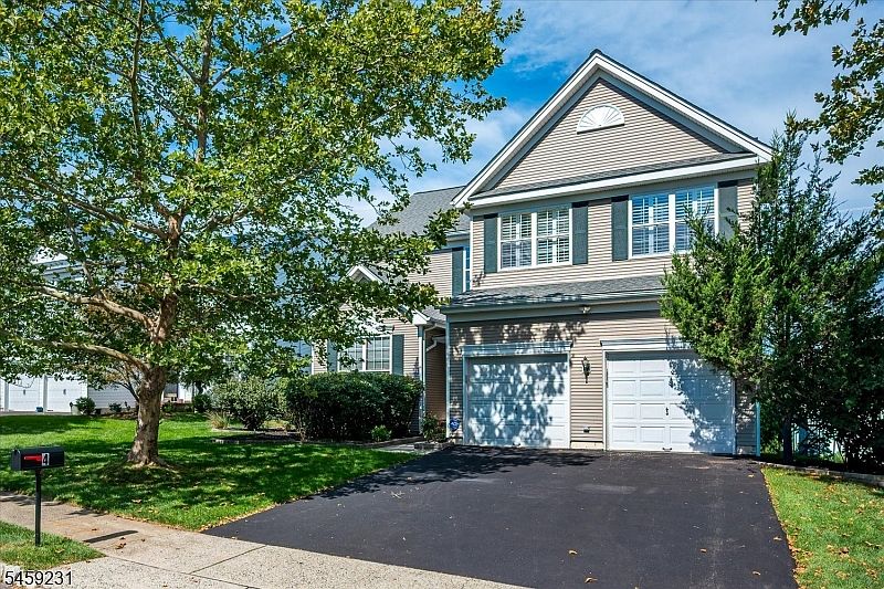 1st image of 4 Avery Ct