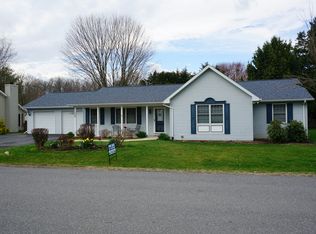 58 Stanford Ln, Falling Waters, WV 25419