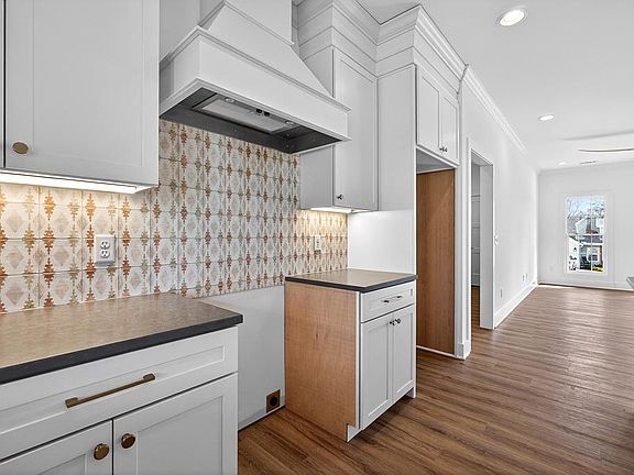 2nd image of 519 Cottage Way