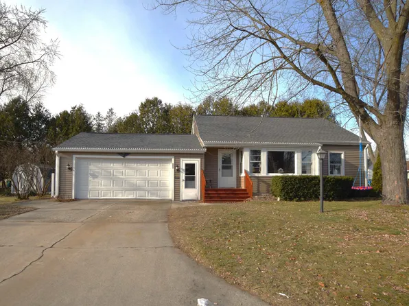 505 Lester St, Marinette, WI 54143