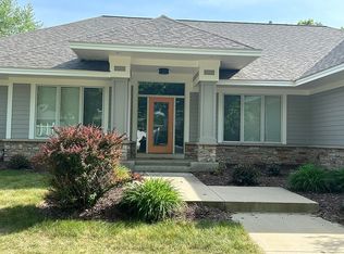 1011 Fox Knoll Dr SW, Rochester, MN 55902