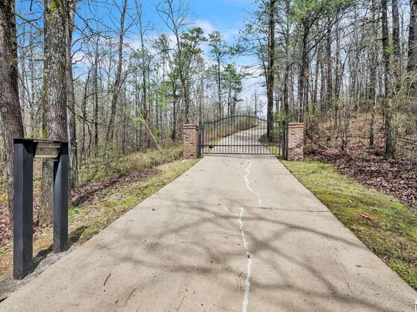 8111 Sharit Dairy Rd, Gardendale, AL 35071