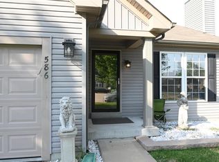 586 Park Side Estates Ct, Florissant, MO 63031