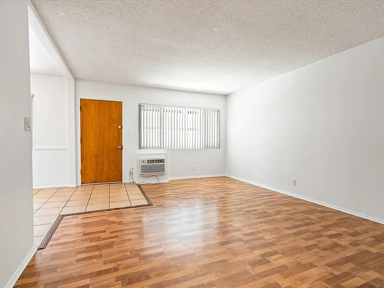 135 S Belmont St #1 — Photo 4