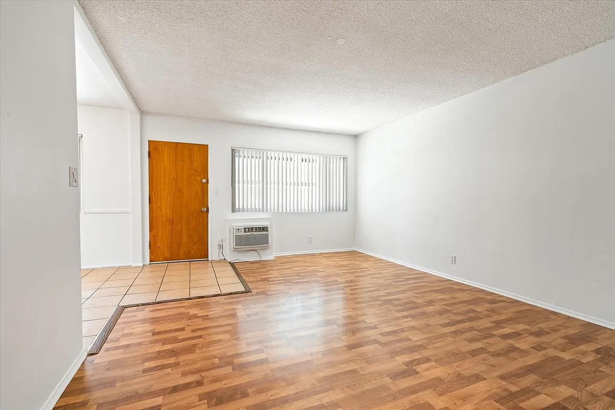 Building Photo - 135 S Belmont St #1
