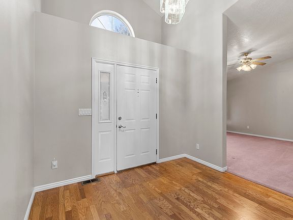 2nd image of 1385 N Canyon View Dr