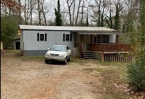 200 Village Pl Photo 1
