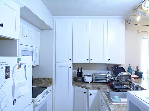 3rd image of 864 Claytor Sq #864